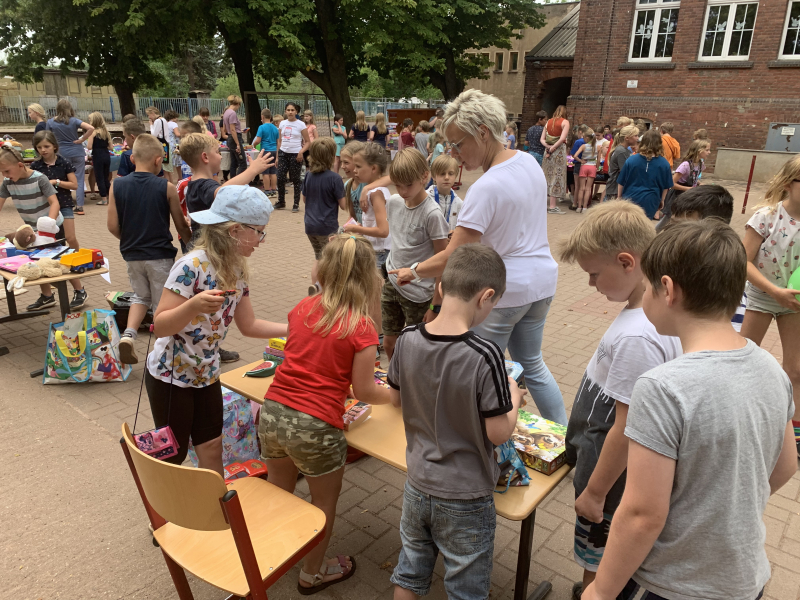 spielzeugbasar_2.jpg spielzeugbasar_2.jpg
